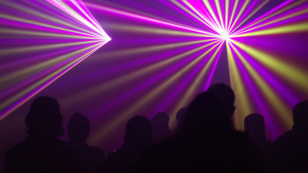 Beeindruckende Lasershow in Menzingen